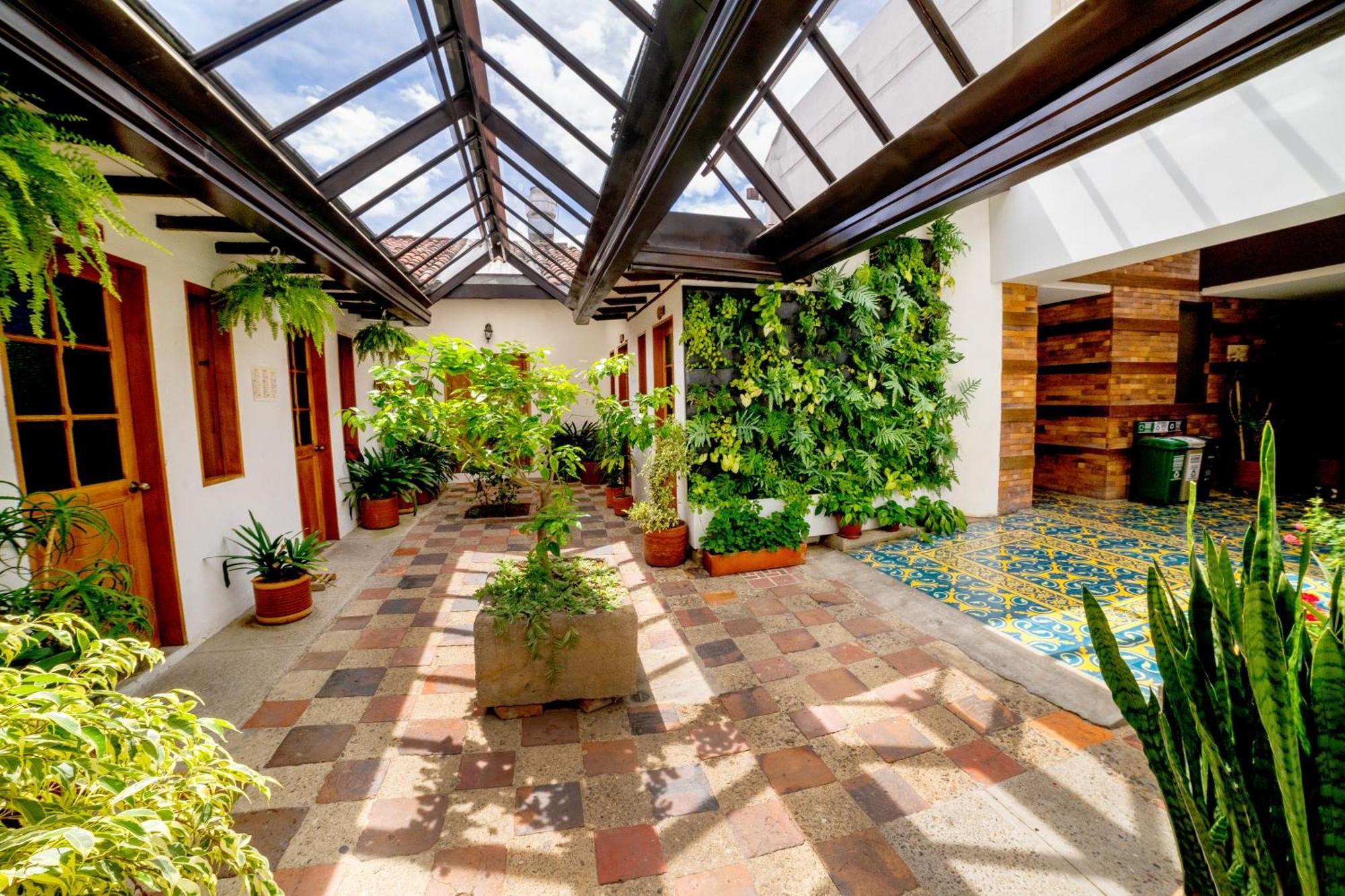 The Cranky Croc Hostel - Bogota — Photos 2